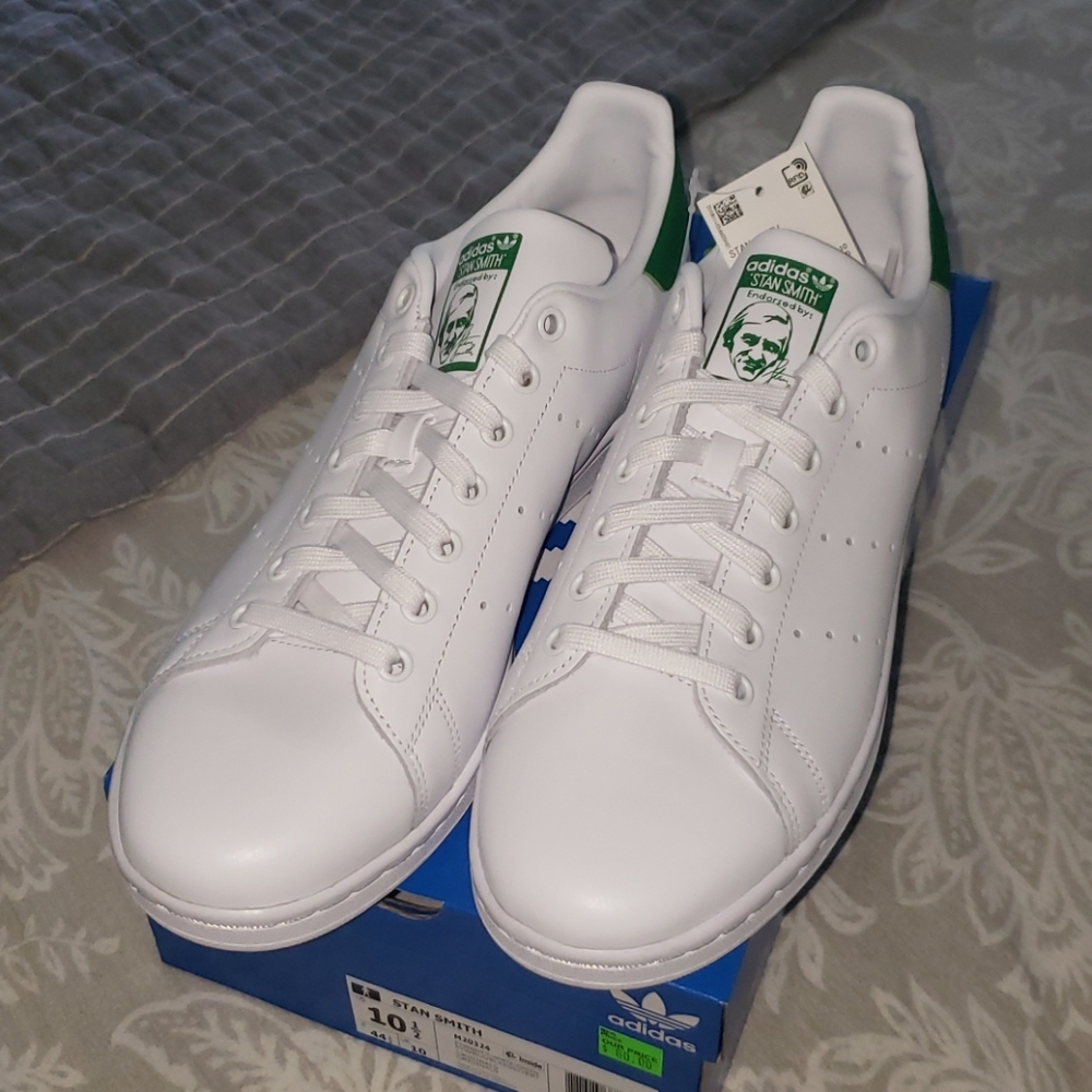 Adidas Sneakers